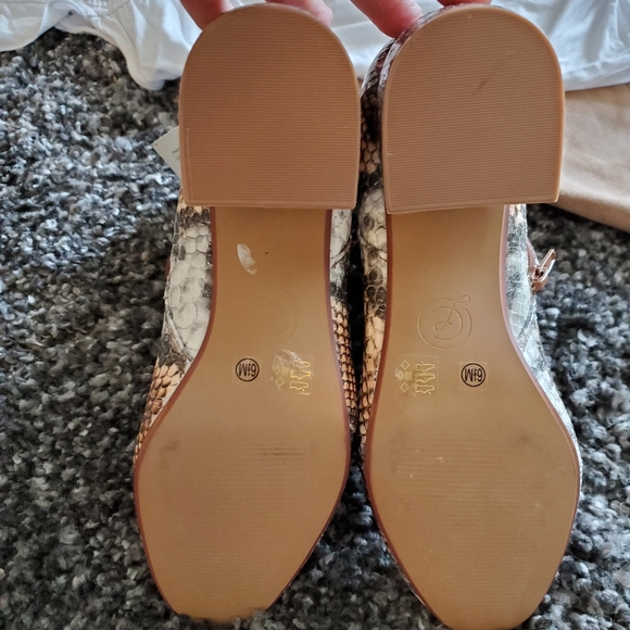 NWOT Chinese Laundry Snakeskin Print Booties 6.5 - Picture 5 of 7